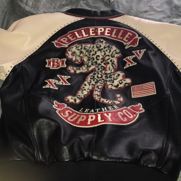 Pelle Pelle - Picture 1 of 3